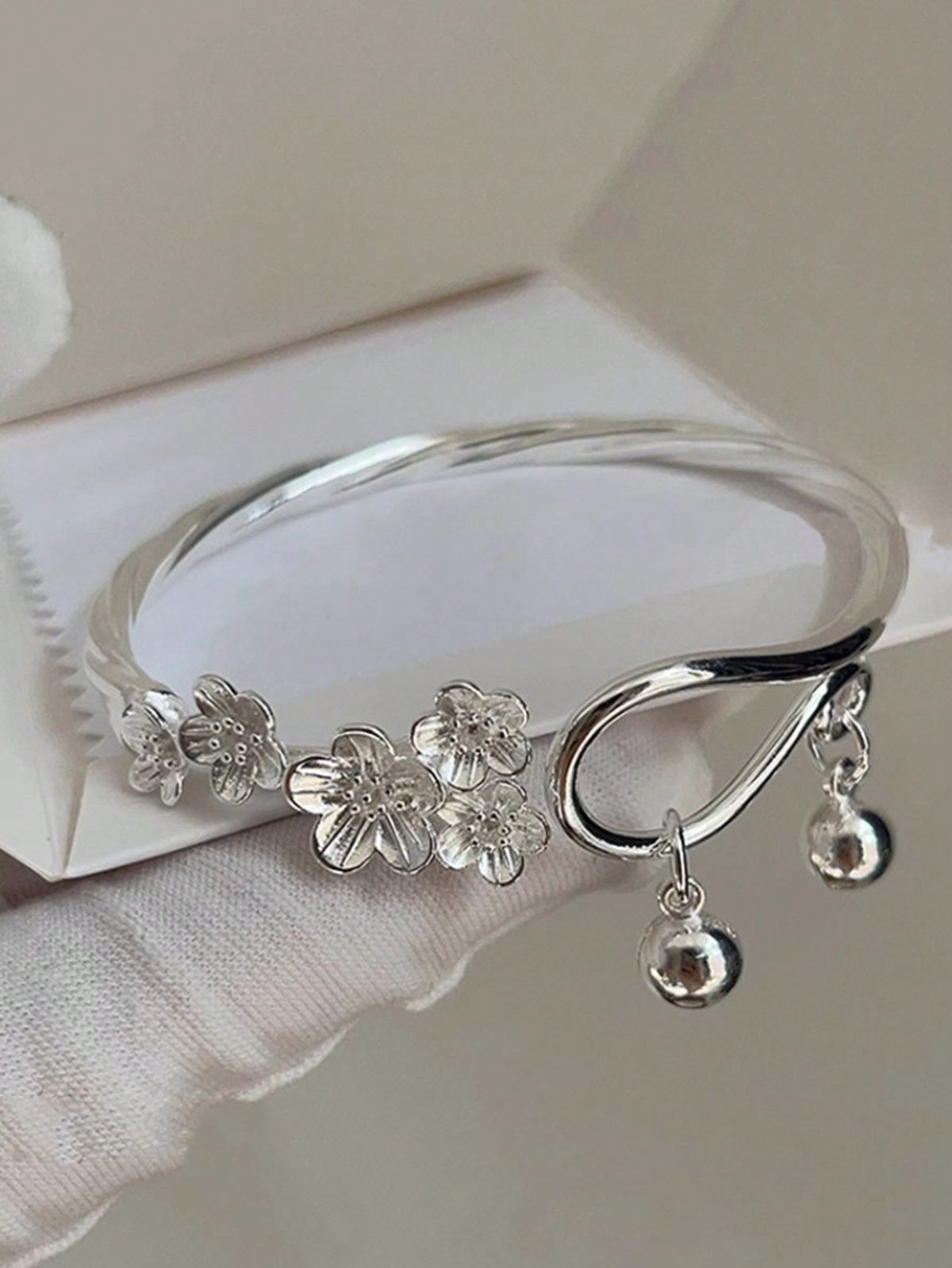 Lightweight Bangles